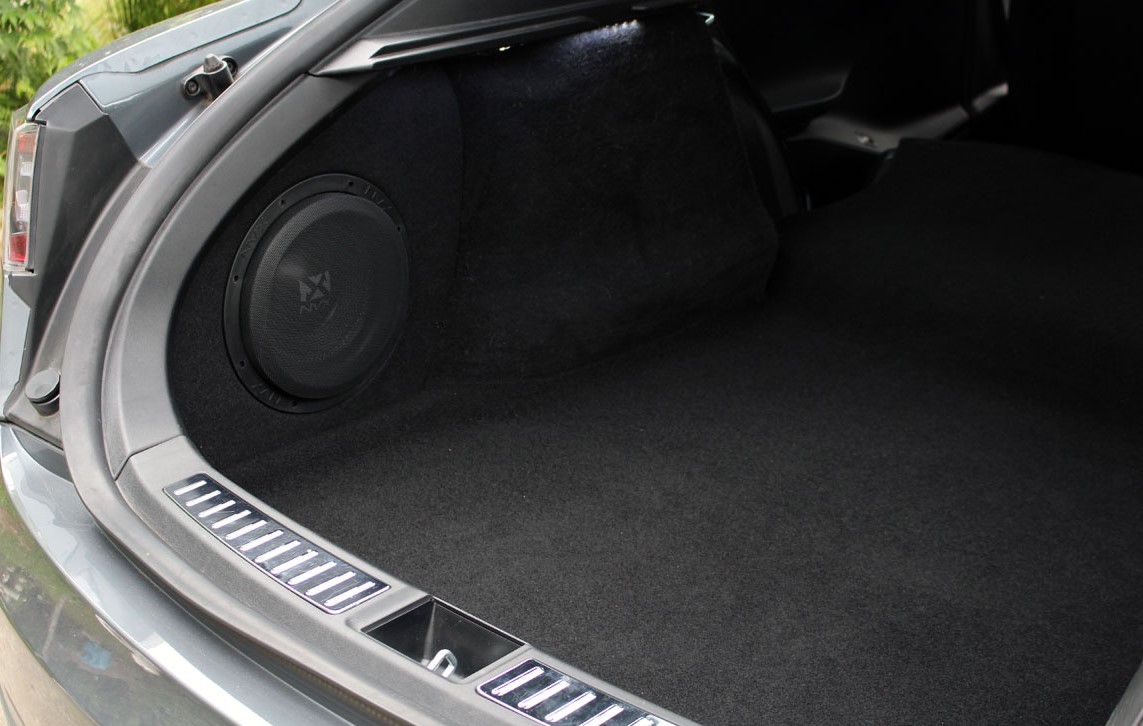 subwoofers-in-a-car-2
